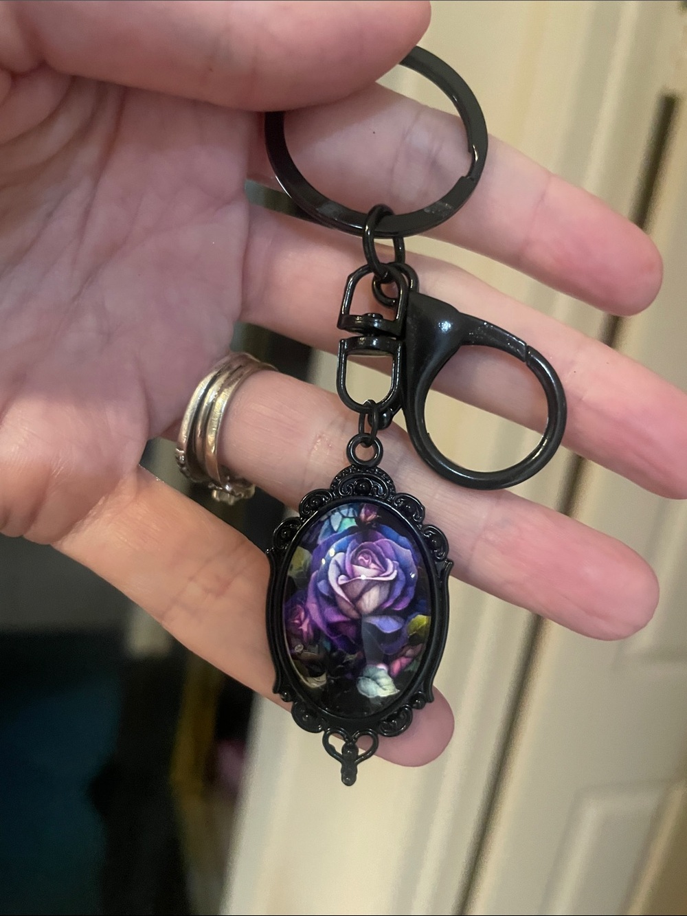Purple Roses Cameo Bag charm/keychain - Picture 3 of 4